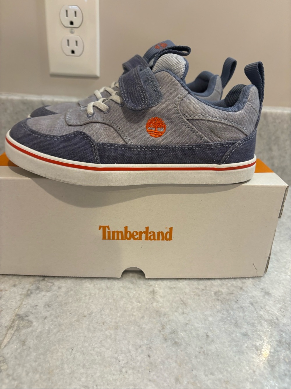 Timberland Kids Blue & Gray Canvas Low-Top Sneaker size 2